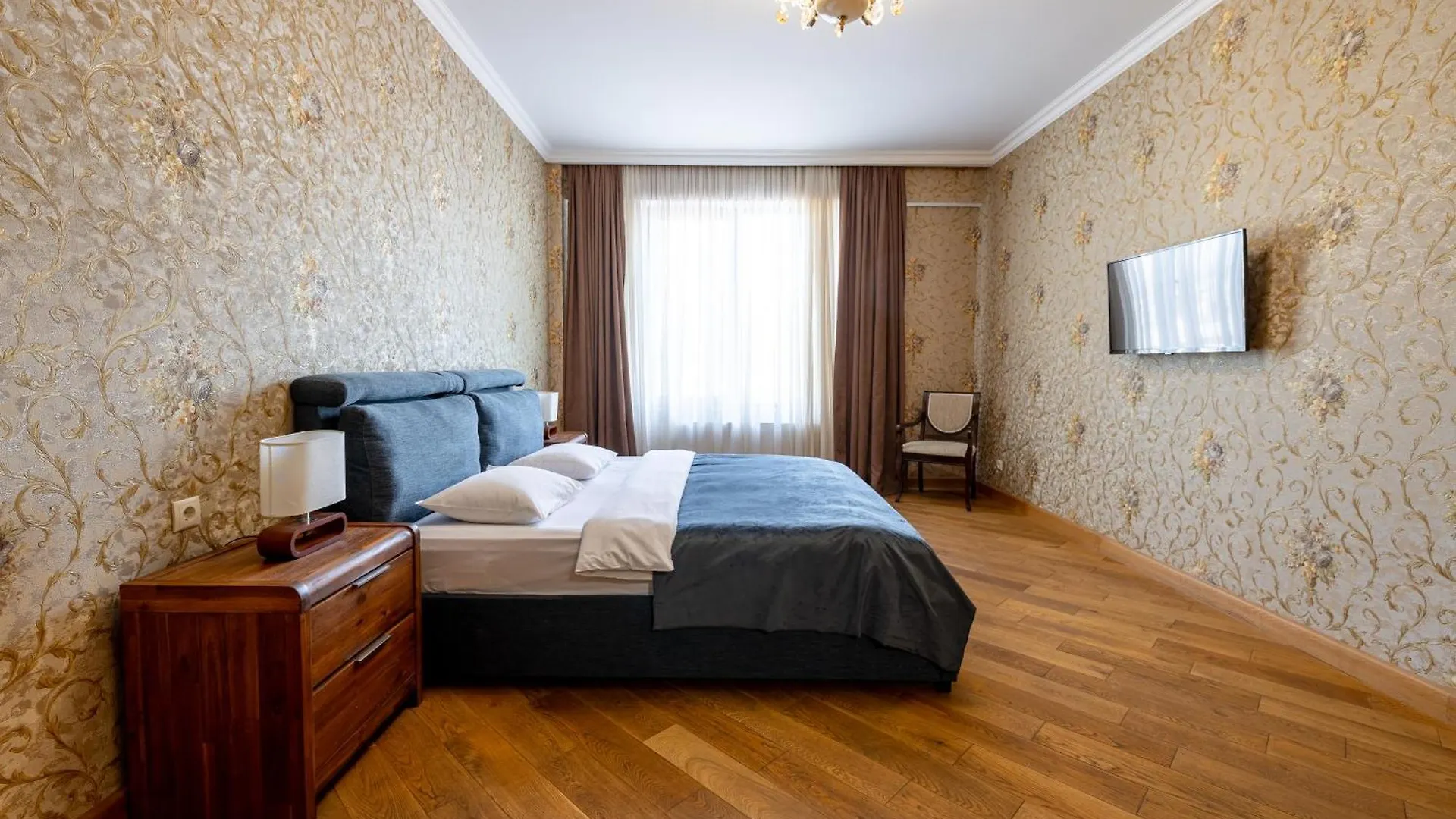 5Bd-5Bth Apartment In Tbilisi City Center