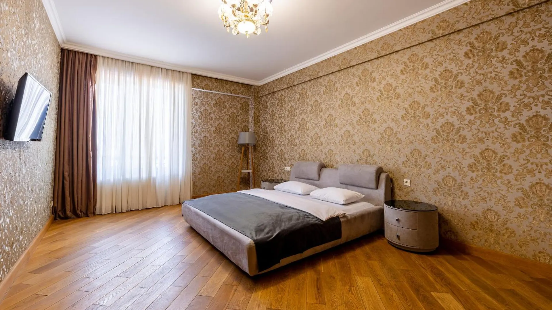 5Bd-5Bth Apartment In Tbilisi City Center