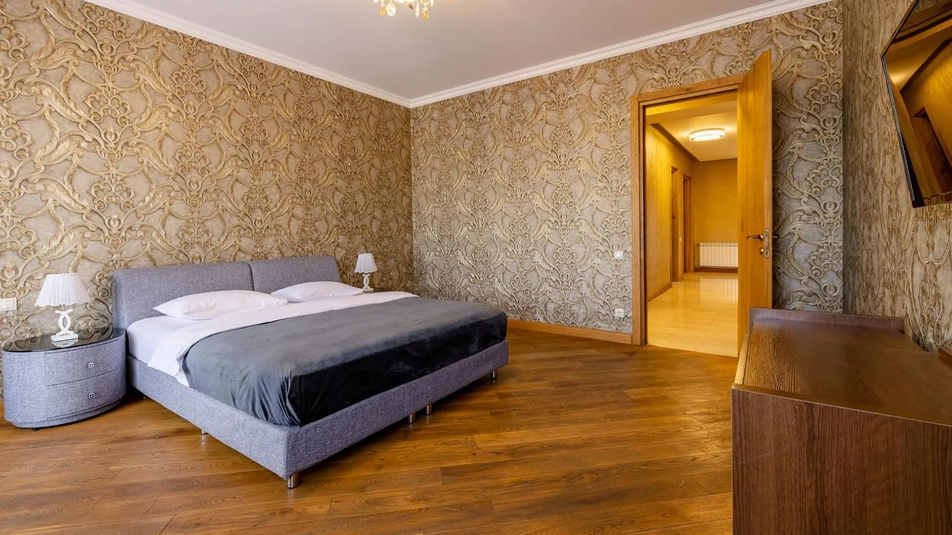 5Bd-5Bth Apartment In Tbilisi City Center