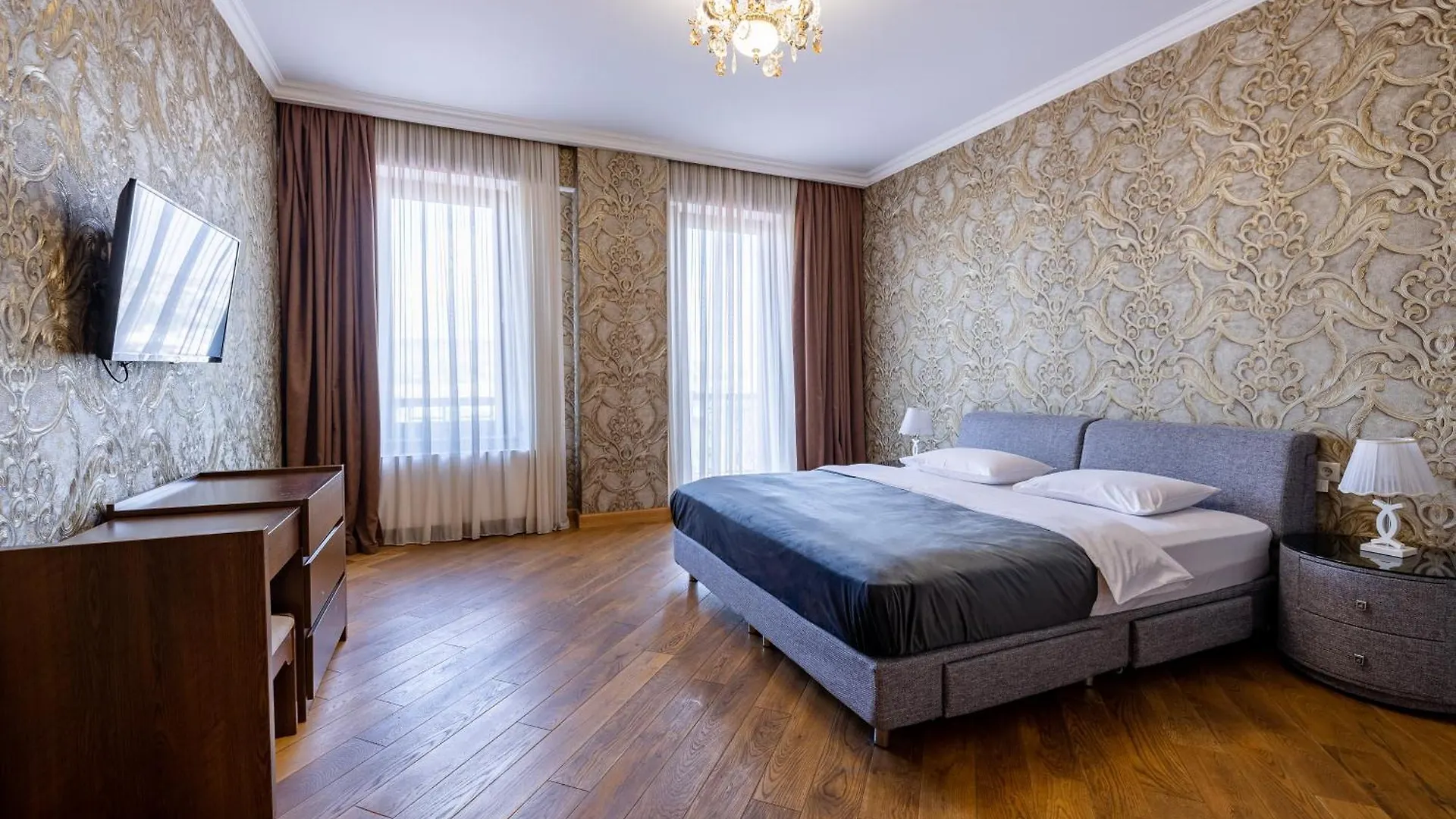 5Bd-5Bth Apartment In Tbilisi City Center