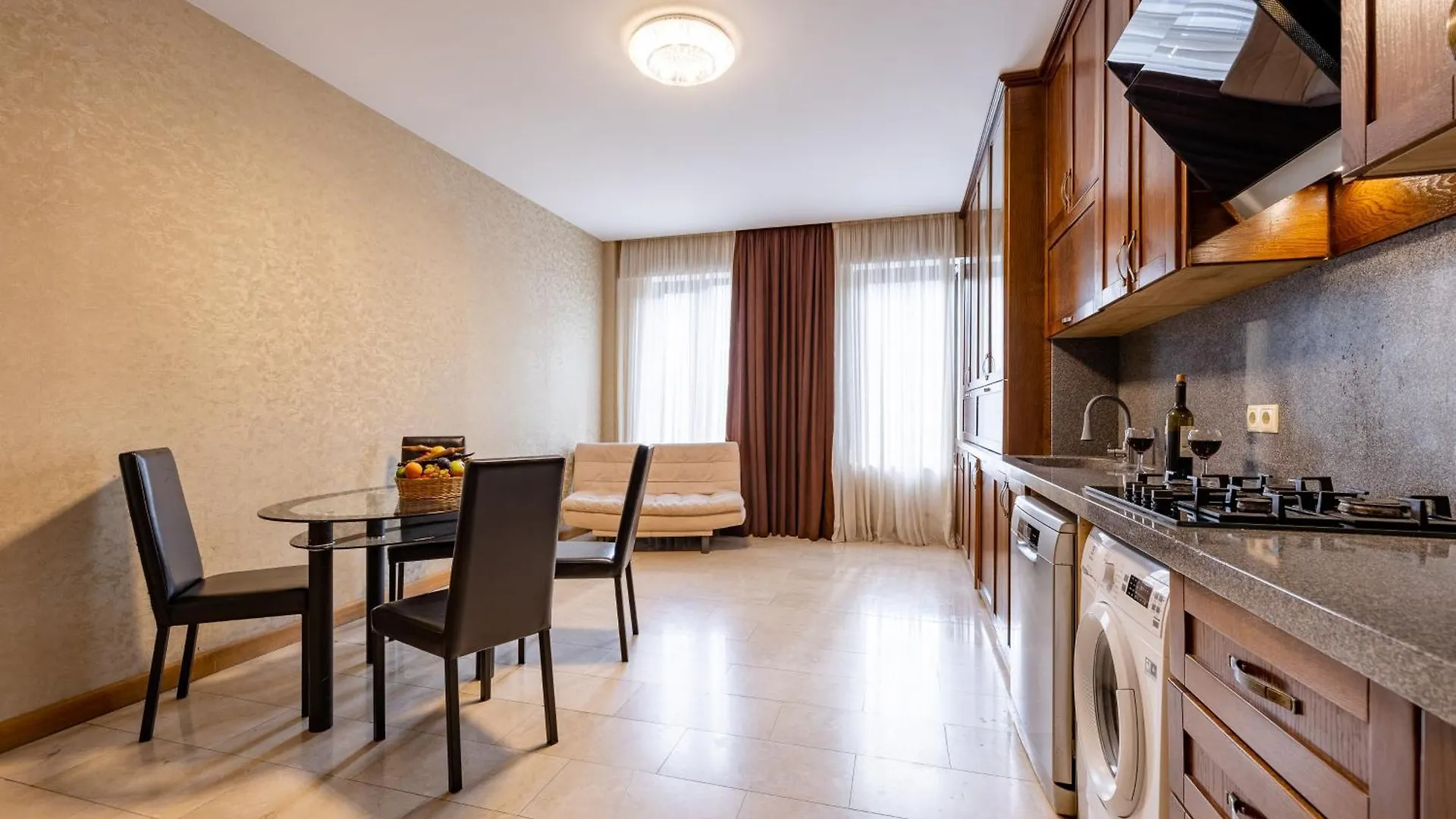 5Bd-5Bth Apartment In Tbilisi City Center 0*,  Georgien