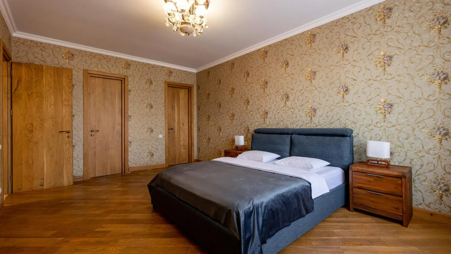 5Bd-5Bth Apartment In Tbilisi City Center