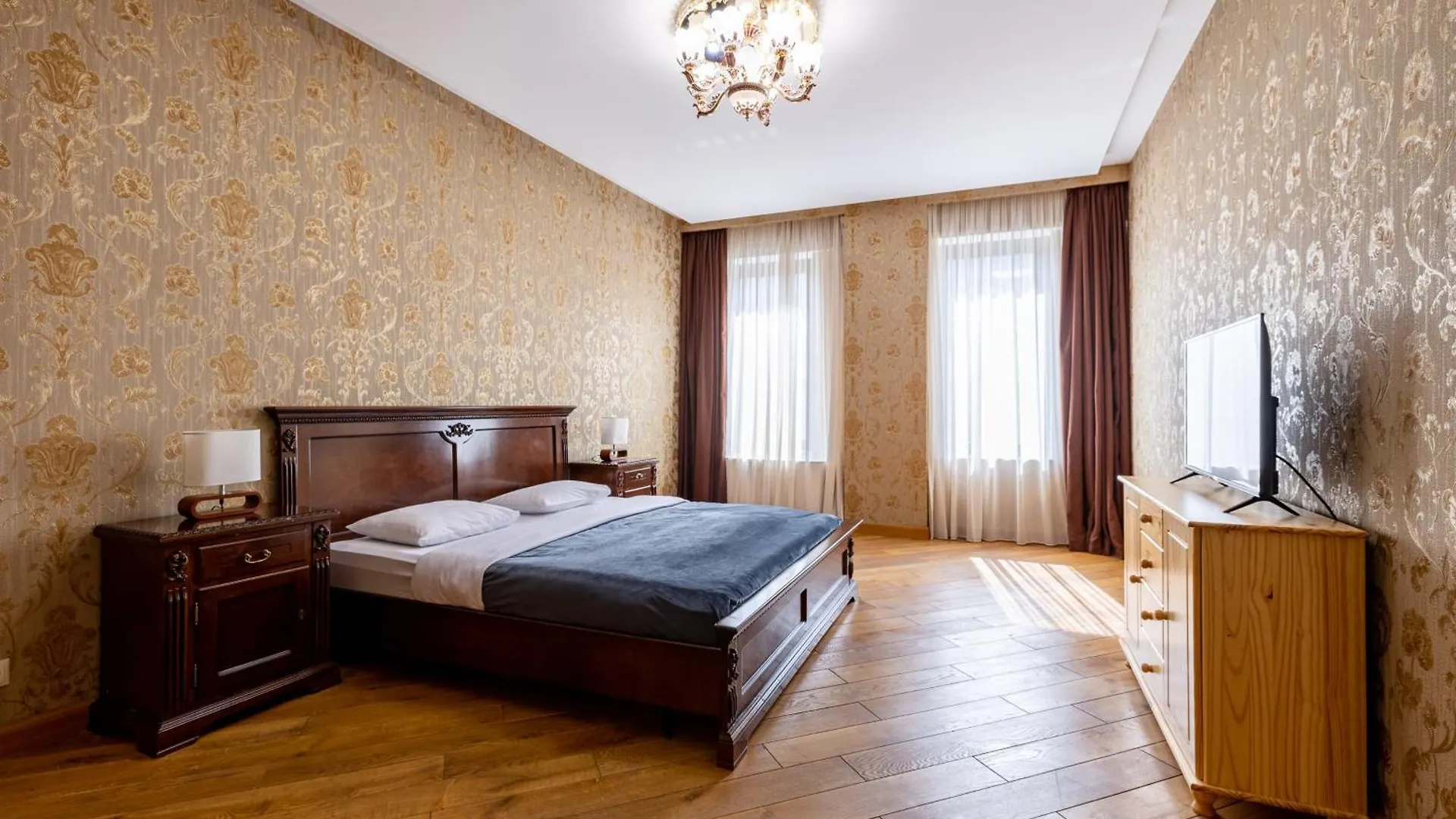 5Bd-5Bth Apartment In Tbilisi City Center