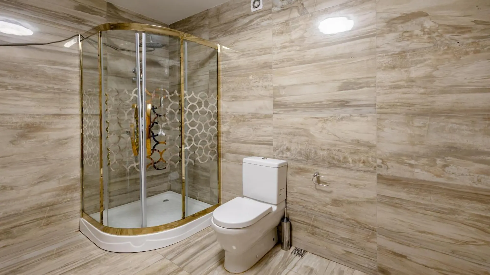 5Bd-5Bth Apartment In Tbilisi City Center